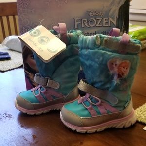 Toddler Stride Rite winter boots